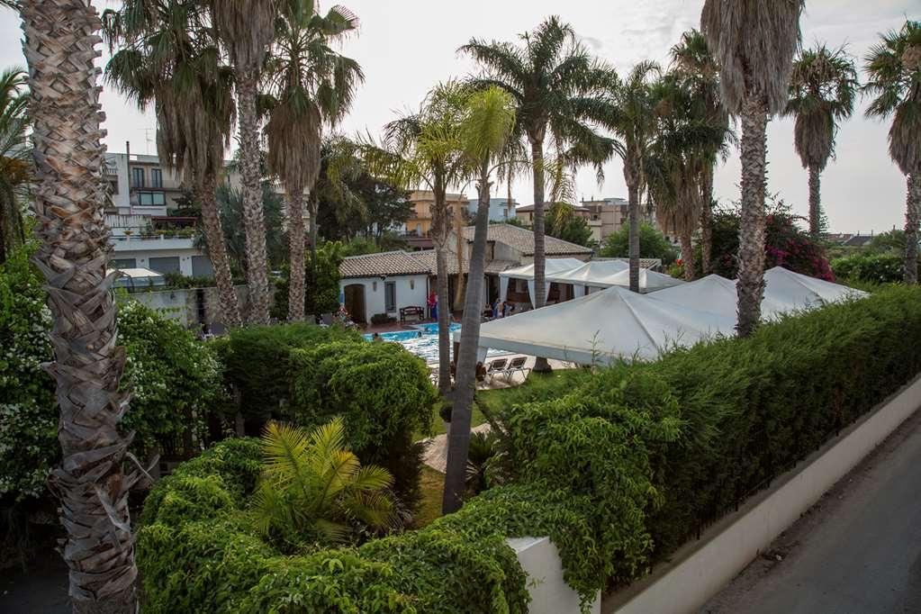 Hotel Redebora Torregrotta Instalações foto